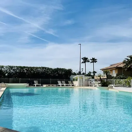 Apartment Lumineux F2 Avec Terrasse & Piscine, Frejus-port Frejus