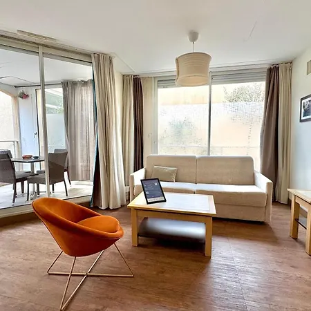 Lumineux F2 Avec Terrasse & Piscine, Frejus-port شقة Fréjus